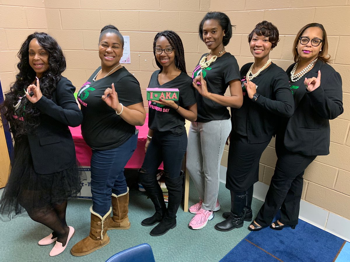 SharelleStagg's tweet image. Happy 112th Founders’ Day from #TeamGreenbelt! @akasorority1908 @greenbeltes @monicaka5 #AKAEducators #ServiceSisterhoodScholarship