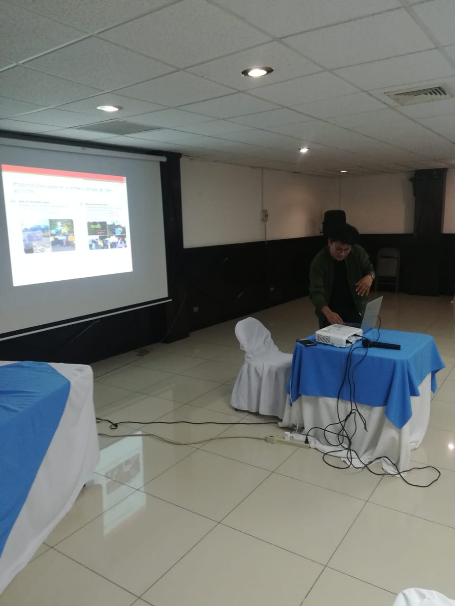 MonjuhNacional's tweet photo. Así inicia la jornada del taller de ciberactivismo del día de hoy, donde los objetivos principales es poder incidir ante los tomadores de decisiones a favor del mandato de la renovación de la MACCIH.
INVITAMOS A LAS REGIONES A SUMARSE
#MANDALANOTA
#YOSOYMONJUH
#LAMACCIHSEQUEDA. https://t.co/JKcUGtdUNA