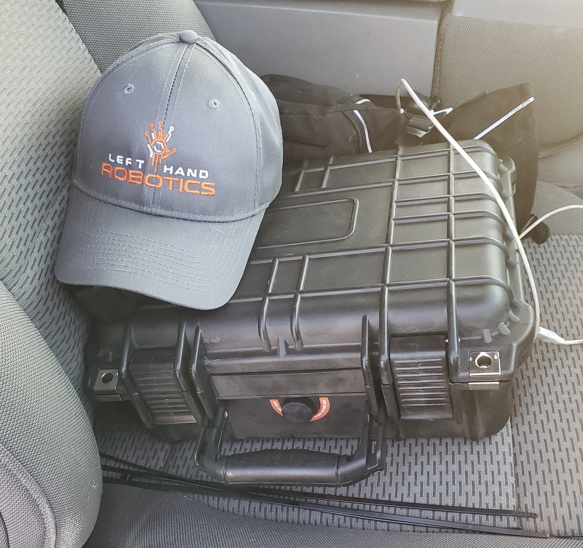 blatzy13's tweet photo. Scheduling demos now for the @LeftHandRobotic RT-1000 snow bot! DM me to see this fascinating product in action! @ClarksSupply in Western Canada! #AutonomousSnowClearing #AutonomousMowing https://t.co/UoffE3yfdw