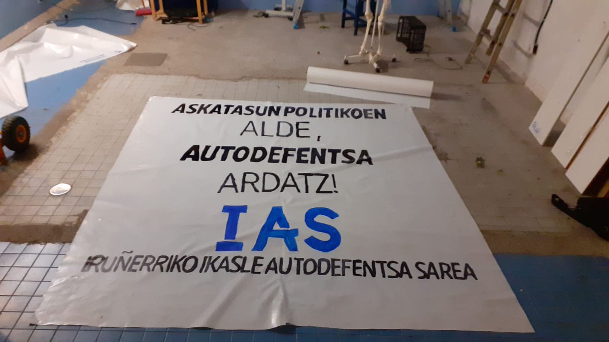 IrunerriaIAS's tweet photo. Heziguneetan aldarriak argi!

Askatasun politikoen alde, autodefentsa ardatz!✊🔥 https://t.co/PrFR9XrUzV