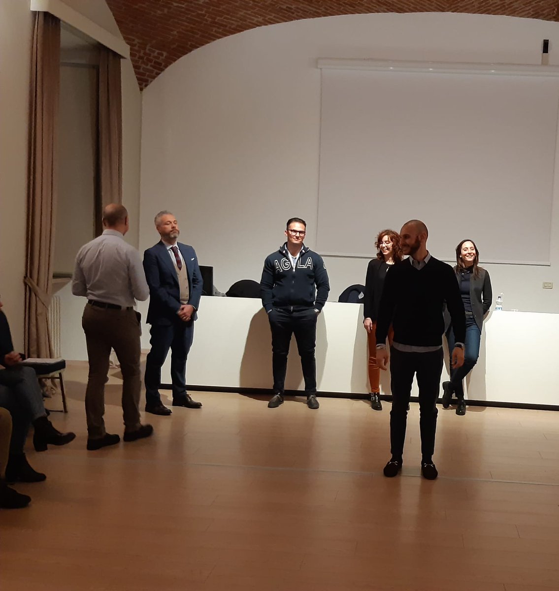 UITORINO's tweet photo. I giovani imprenditori si esercitano nel #publicspeaking con #TedXTorino. Progettualità, sperimentazione e formazione continua i punti chiave dello stra-ordinario format dello #sharelab del #GruppoGiovaniUITO| #salottodelleidee |#UISOCIAL |#competenzechenoncisono https://t.co/0oOiWkYsGh