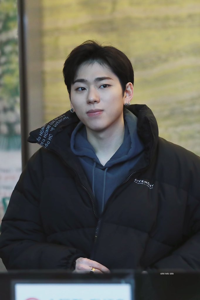 z_somethinggood's tweet photo. 200115 볼륨을 높여요 #지코 #ZICO #우지호 @ZICO92 https://t.co/VPLekTFusK