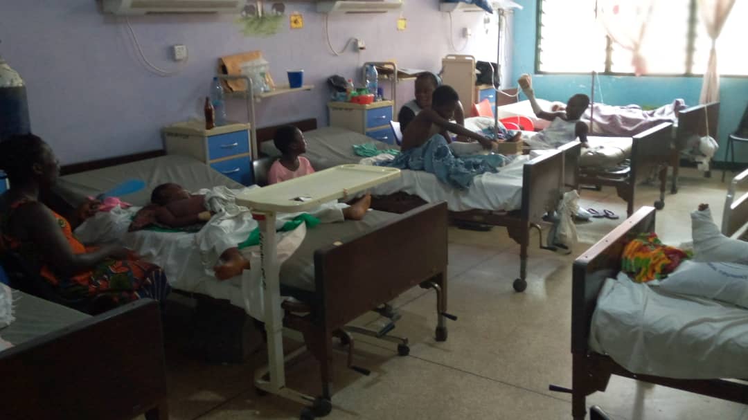 OneHelpForAll's tweet photo. [CONTI...]: Items such us food including drinks, tofees and biscuits were donated to the bedridden children. We keep providing helping hands for the needy. #UN #UNESCO #UNICEF #NGO #philanthropy #CapeCoast #Ghana https://t.co/wnLj1uRY7f