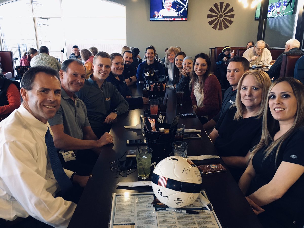 ArmendarizMD's tweet photo. "The strength of the team is each individual member. The strength of each member is the team." ~Phil Jackson
Thankful for all of these dedicated rockstars present and those who could not make our Sports Medicine lunch! #genesishealth #genesissportsmed #dedication #winningteam https://t.co/xgtP8ufodi