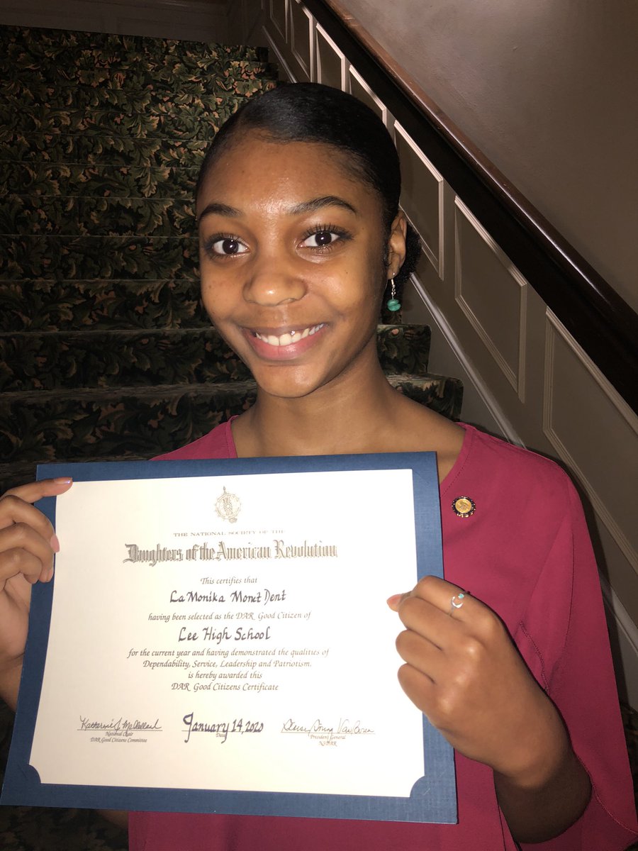 SGoglin's tweet photo. So proud of senior LaMonika Dent for winning Twickenh Chapter DAR Good Citizen essay contest against great competitors! #GreatThingsHappeningAtLee @twoods52 @leehighhsv @HSVk12 @hcscollegecouns https://t.co/3zZscFx7TB