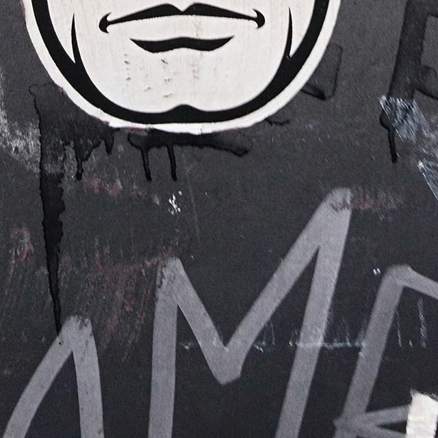 MyTreeTV's tweet image. art #streetart #Bern #igersbern #bärnihadigärn #stickers #tag #wanted #wall #blackandwhite ift.tt/35Vh28x