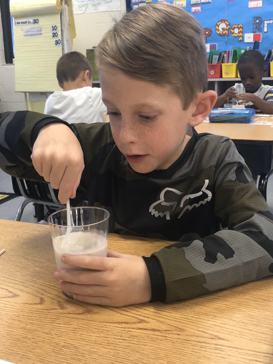 TinkerKinder's tweet photo. Today Miss George’s class had a hands on experience making chocolate milk, in order to prepare them for their upcoming “how to” writing piece! #learningisfun #kinderconnections https://t.co/RnFgUpHvmK