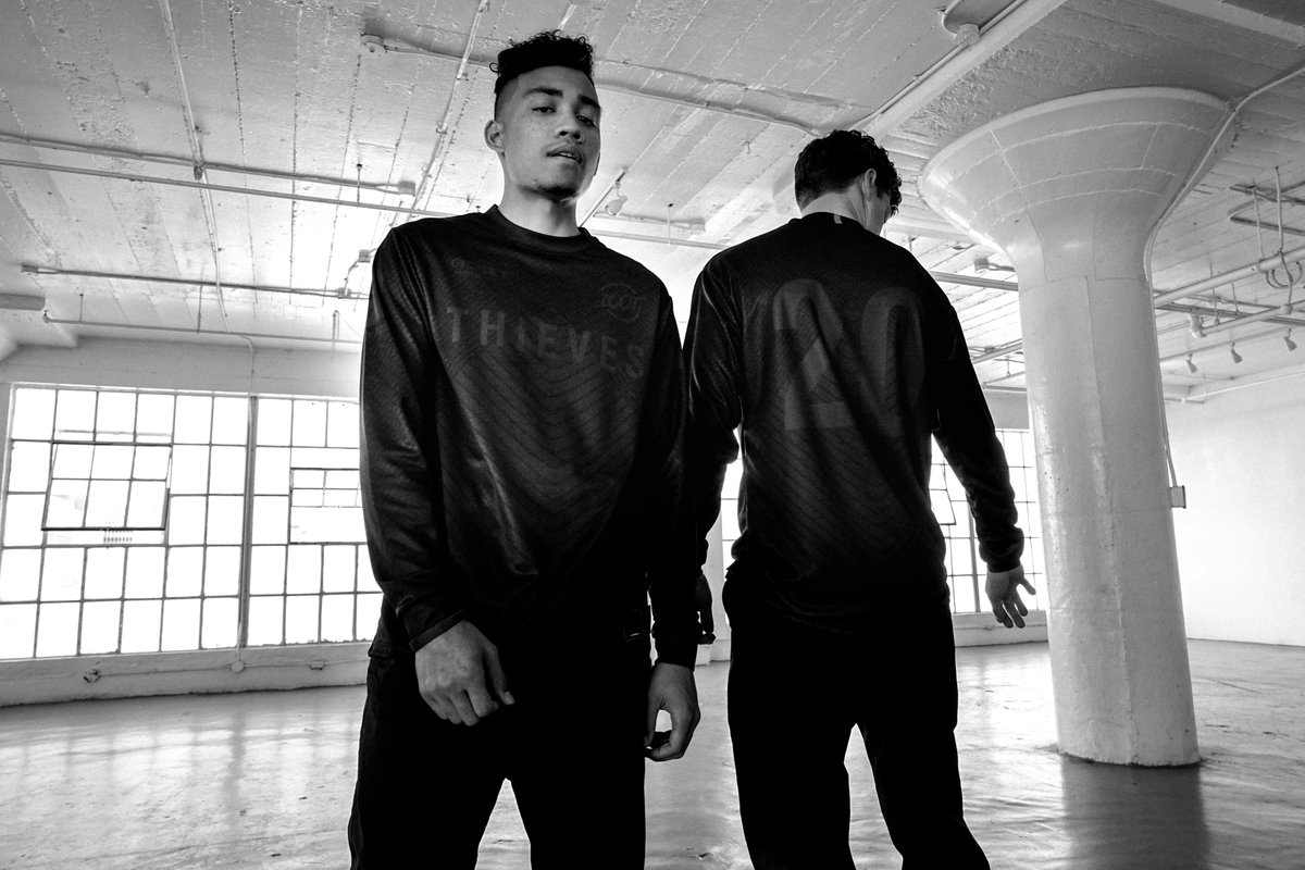 100Thieves's tweet photo. 2020 Jersey Program 
01.18.20. 12 PM PT.
https://t.co/8q3ChCqYeK https://t.co/8E7TuMtBUC