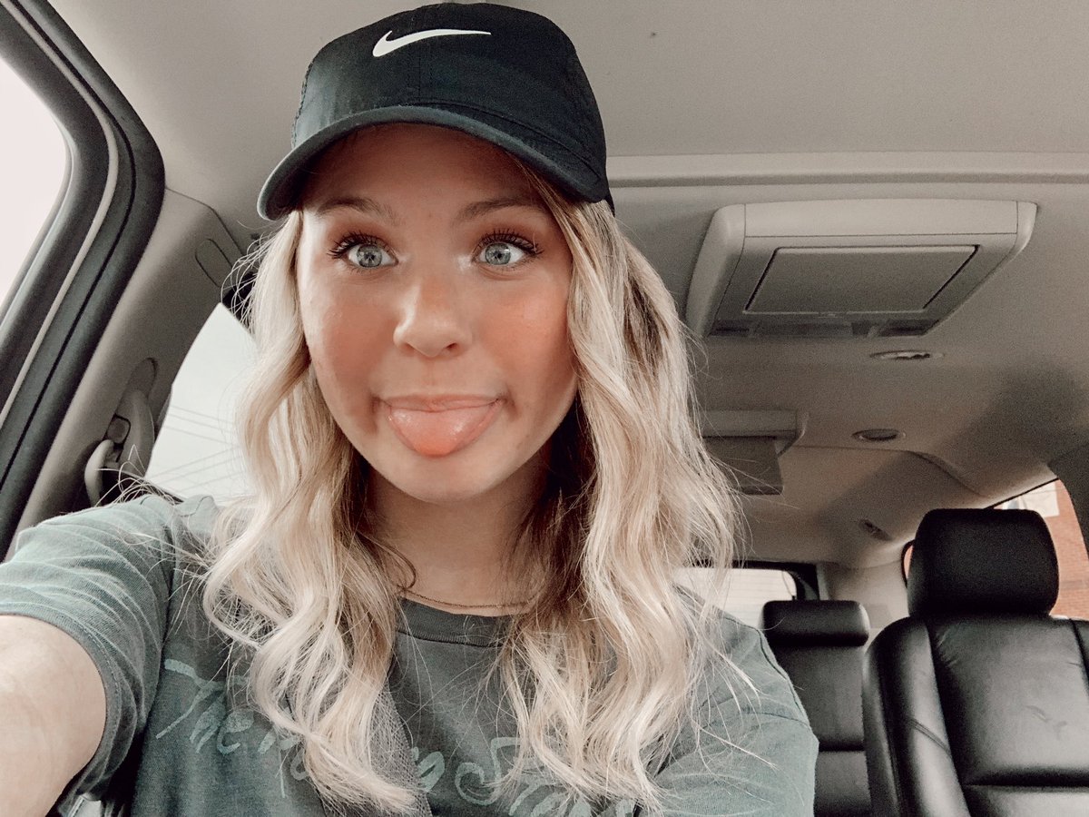 haleyhaven_'s tweet photo. Blondes really do have more fun🤪 https://t.co/Ntu0ZfT63g