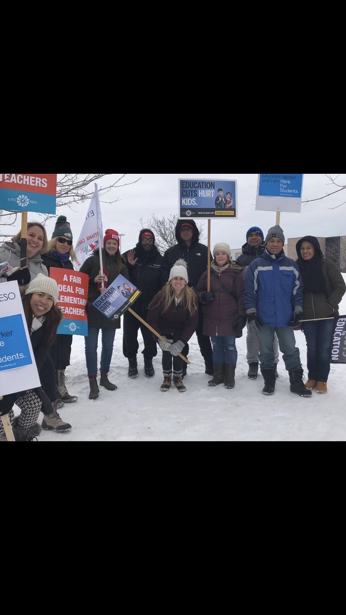 Standing in solidarity with our OSSTF brothers and sisters at LDH ❤️ #cutshurtkids #etfo #OSSTF #etfostrong #HereForStudents #onpoli #LyingLecce