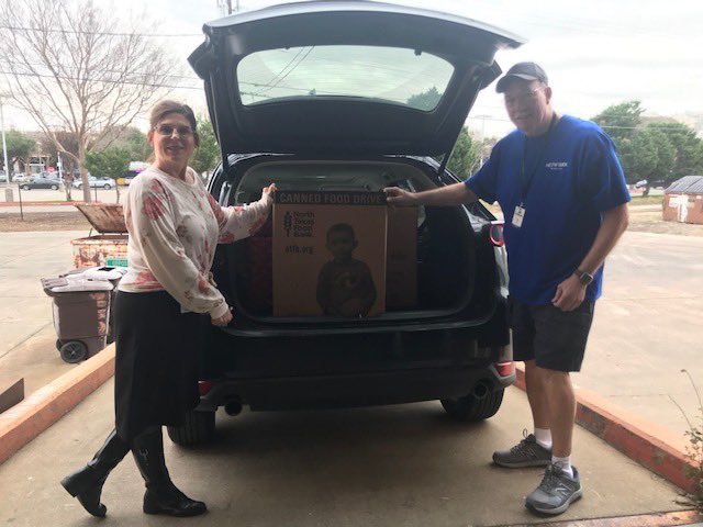 Network_Impacts's tweet photo. Shout out to @AutomationAnywh for hosting a food drive for Network and collecting over 200 pounds of food!! https://t.co/mGuSWD8Y1g