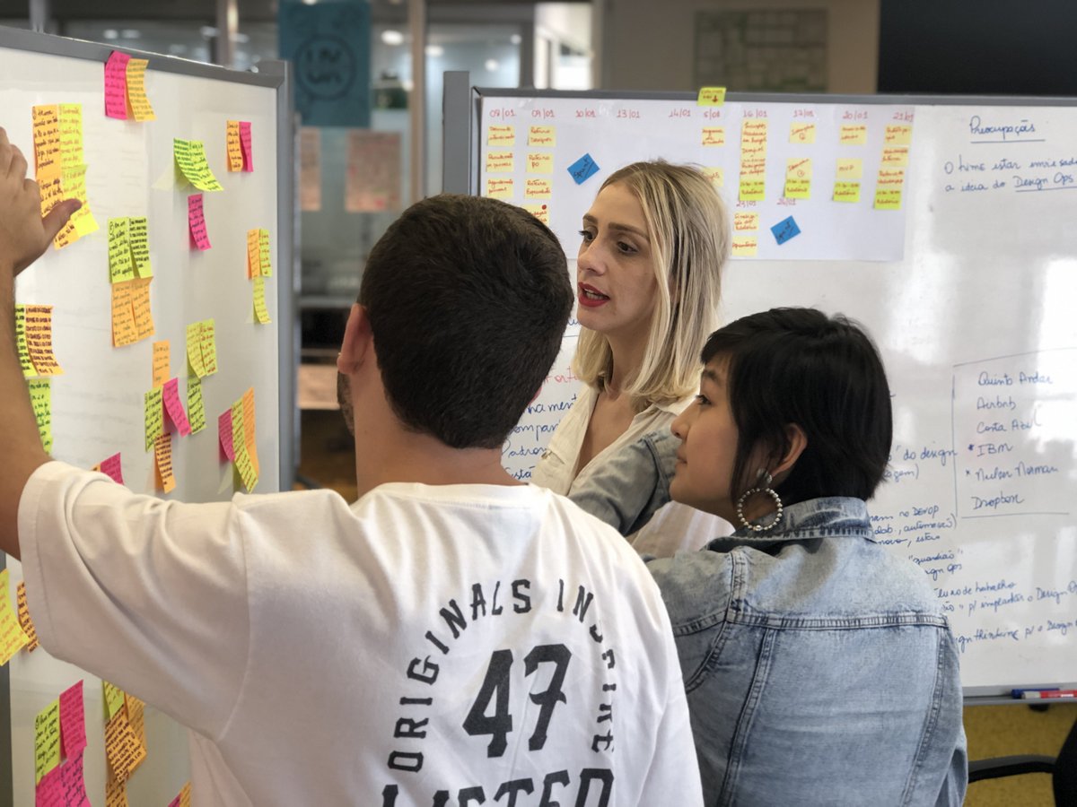 UXLabSP's tweet image. Estamos a todo vapor tentando entender o que os designers da TOTVS estão nós falando! Para escalar cada vez mais o design aqui! #uxlab #totvs #designthinking