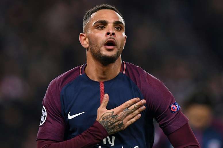 #AFC | <a href="/mohamedbouhafsi/">Mohamed Bouhafsi</a>: Arsenal have opened discussions with Layvin Kurzawa who becomes free in June.

If the need arises, Arsenal could even make an offer to PSG at the end of the january market.