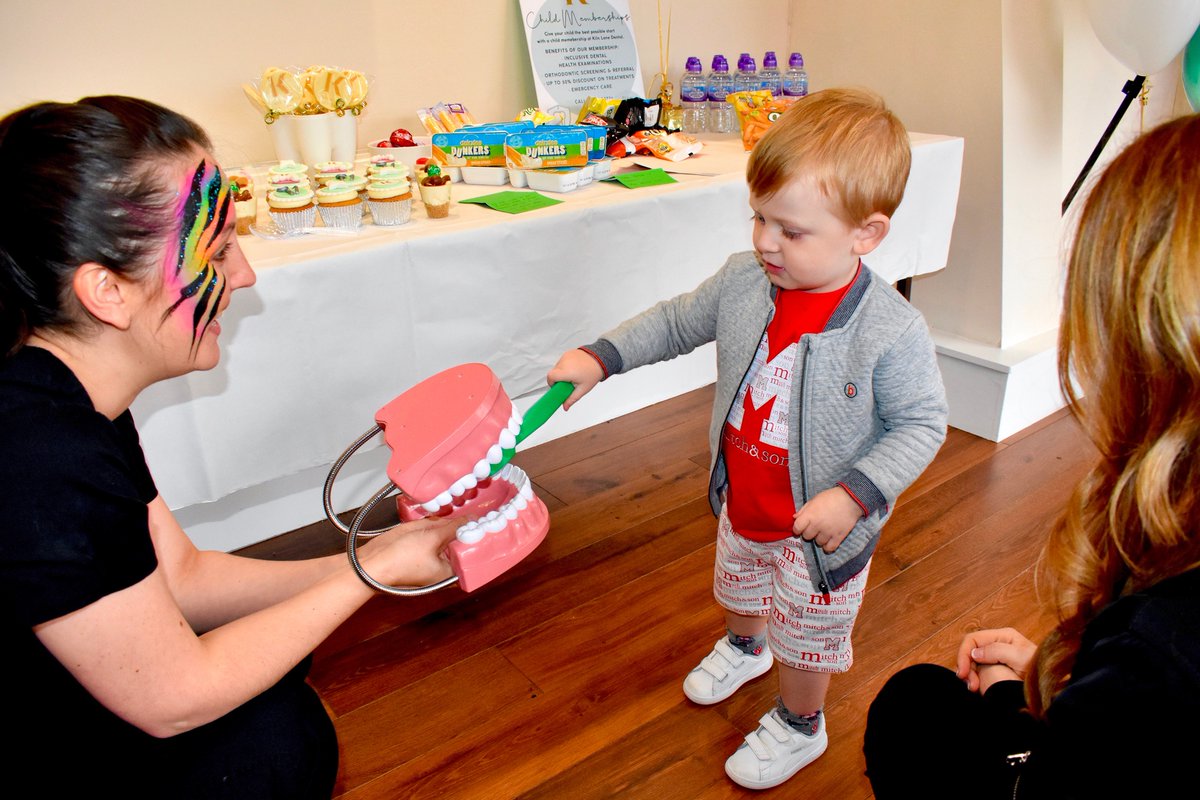 Your children’s teeth are at risk long before they taste her first piece of chocolate 🍫. ⁣
The best way to avoid children’s tooth decay is to bring them to the dentist as soon as their first tooth erupts🦷. ⁣
To book your child in for a check-up, please call 0174425776 🦷⁣