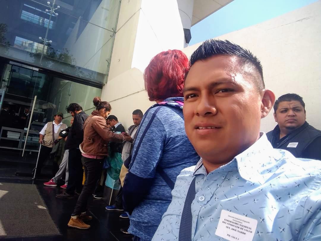 equipo_nuevo's tweet photo. Compañeros extrabajadores de Seguro Popular de distintos estados de la República entrando a @senadomexicano en busca de respuestas a la continuidad laboral @lopezobrador_ @INSABI_Mexico @SEGOB_mx @Juanferrer62 @GobiernoMX #INSABI #SEGUROPOPULAR #ETNSS #AMLO https://t.co/T5DBlCUIFH