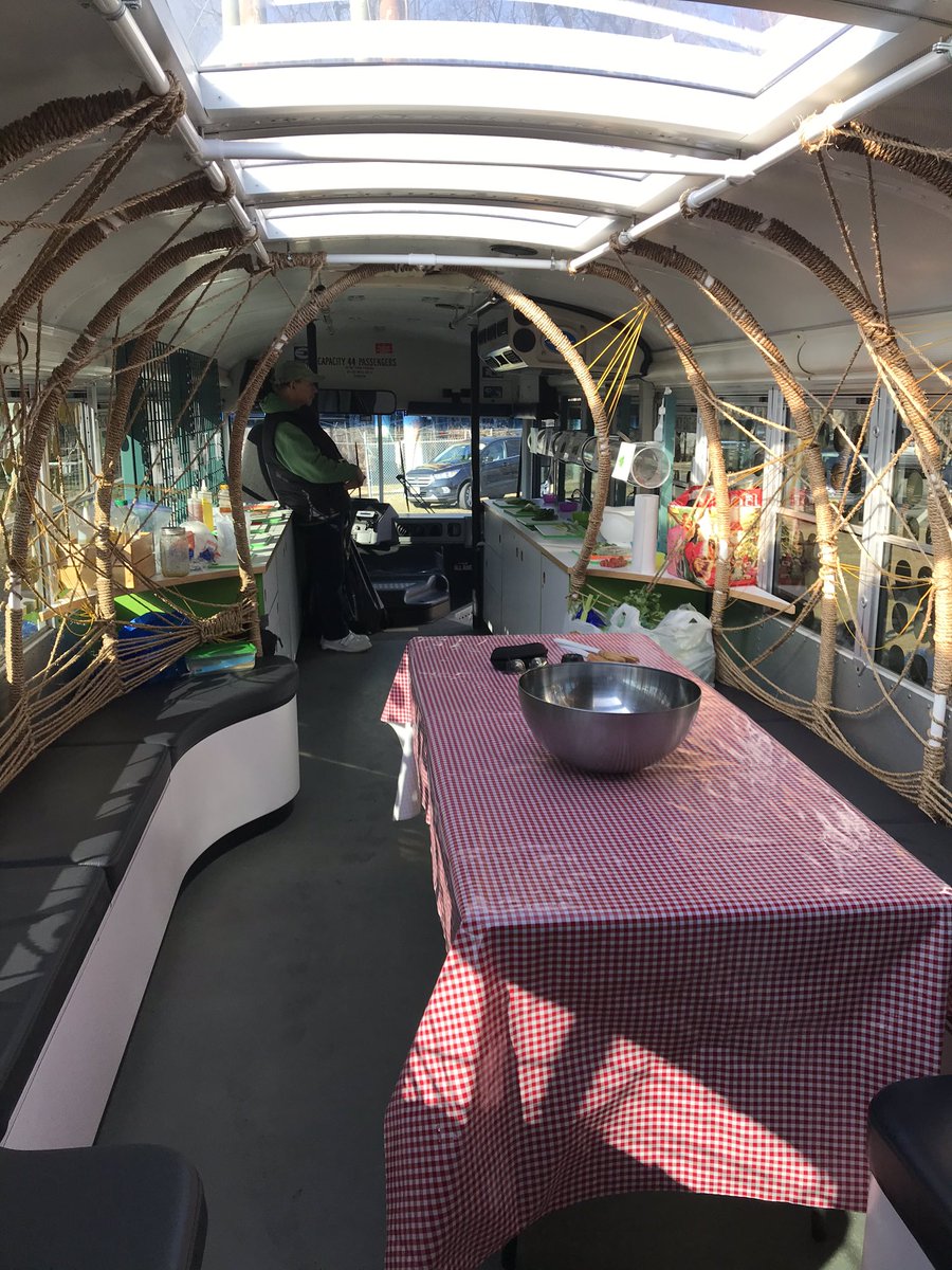 stacey_linden's tweet photo. Thanks #mobilefoodlab for a great day! @Hubbard_School @MobileFoodLab https://t.co/V2H1utGZow