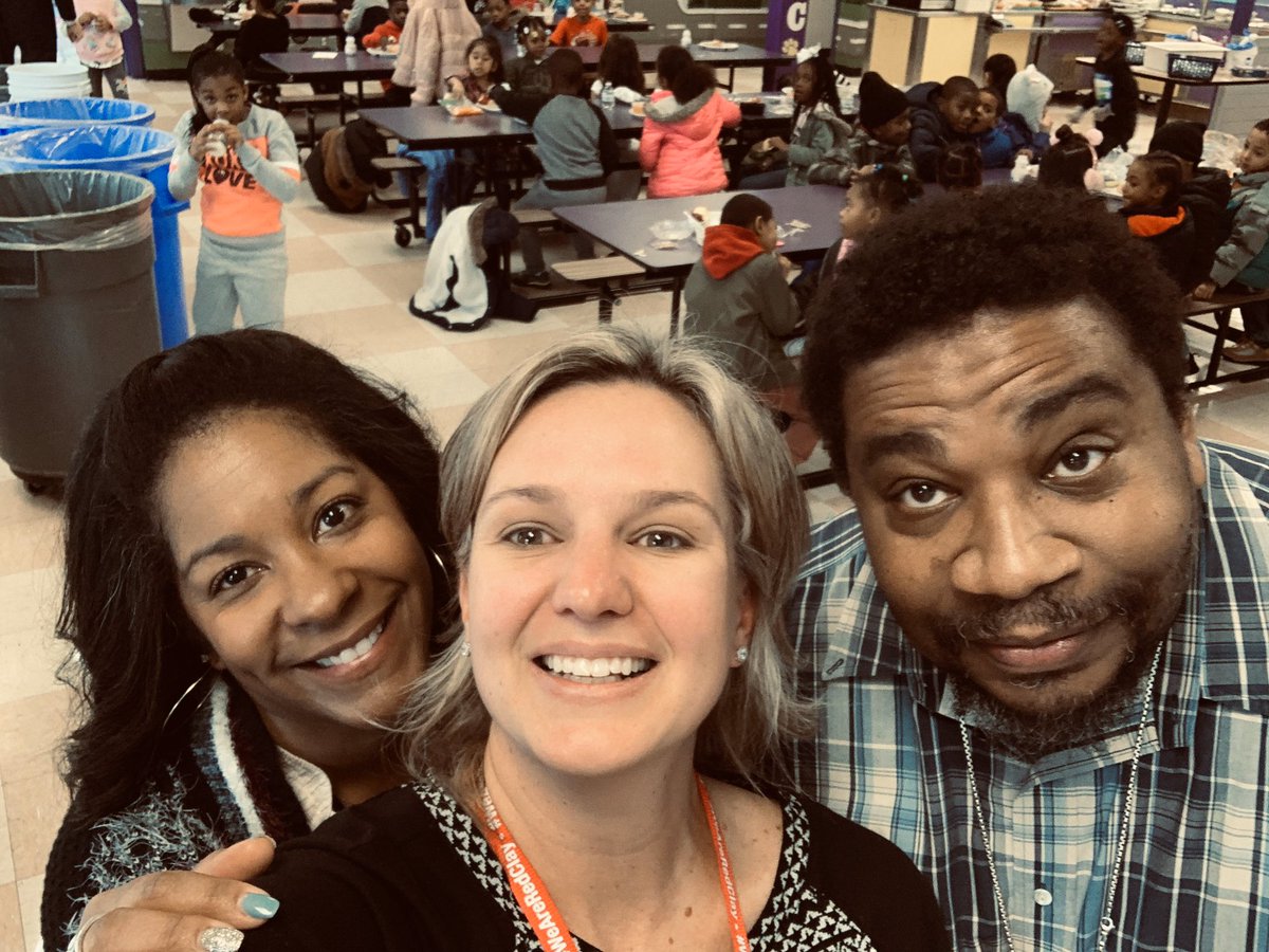 RCCSD_HR's tweet photo. Great morning at Highlands today!! I even survived Kindergarten lunch duty!! 😊 shout out to Ms. Cooper, Mr. Smith, and Ms. Moore for being such a great student support team! https://t.co/mdRp0CqE9Q