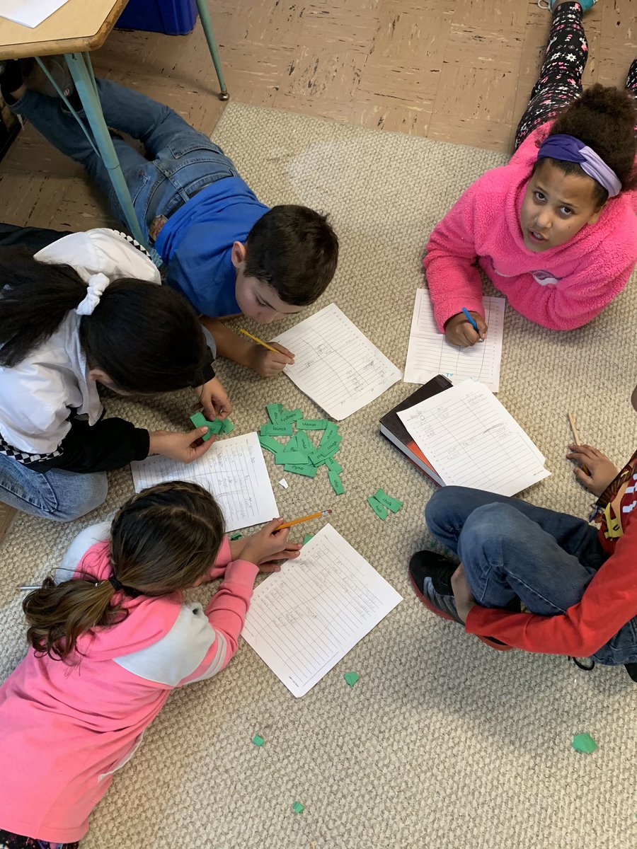 barta_mr's tweet photo. Sorting words that have the same vowel sounds! https://t.co/ktPbjjsgHX