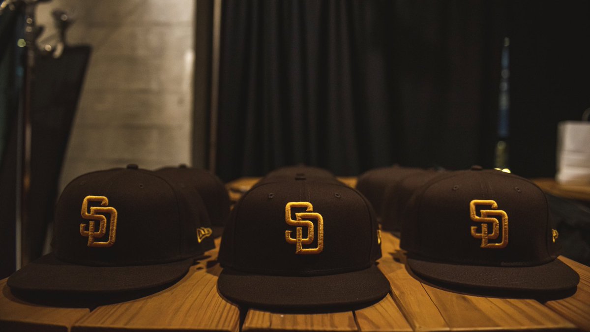 Happy #NationalHatDay! 🤎💛 RT to be entered to win a new brown and gold #Padres hat!