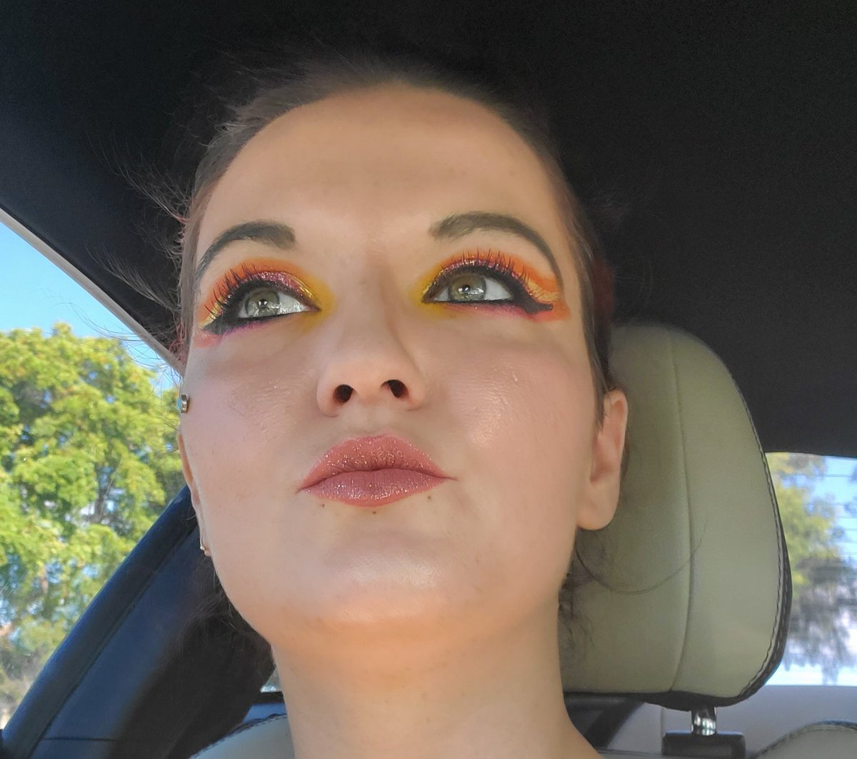 ToniWinter91's tweet photo. Stay tuned 4 a New Tutorial/ Video on My #youtubechannel this weekend!!! Make Sure 2 Subscribe & Like 4 Live Updates & Notifications๐
https://t.co/761hIWXgiq
#makeup #makeupaddict #makeupbytoni #sunseteyeshadow #HowTo #tutorialmakeup #beauty #beautybloggers #pinkhairdontcare https://t.co/TBVsT3sl0n