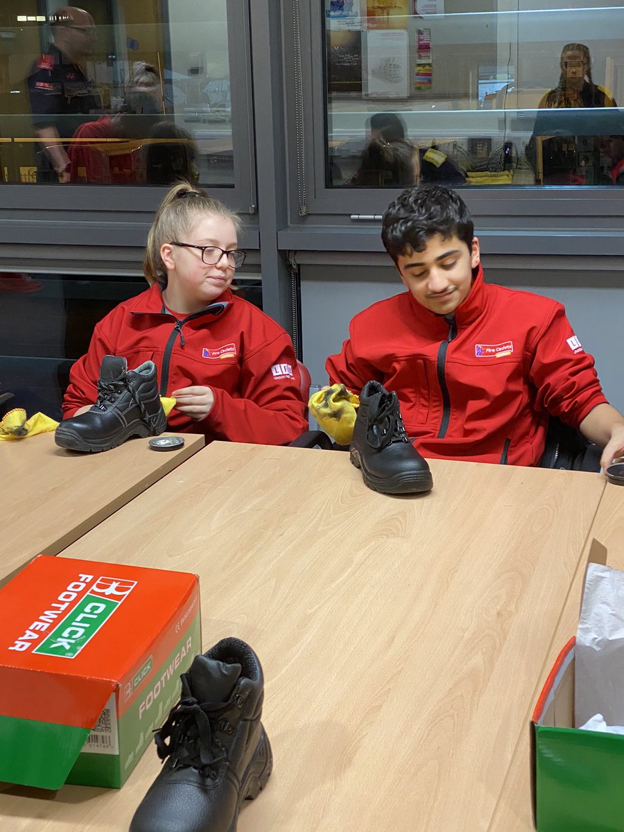 LFBFireCadets's tweet photo. Welcome back @LFBBarkDag Junior @LFBFireCadets ! Today we leaned how to polish our boots! Must say some of them came out Booootiful 😂🤦🏼‍♀️👍🏼 https://t.co/SFaSq280a5