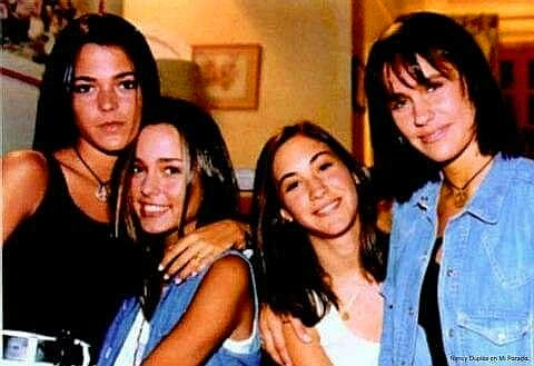 fanmontanarusa's tweet photo. Las Chicas de Montaña Rusa 😍❤💜💖🎢
#MontañaRusa #LasChicas #Karen #Paula #Silvana #Mariana #foto #recuerdo #MaríaCelestePisapia #BetinaOconnell #MalenaSolda #NancyDupláa #NancyDupláa #actricesargentinas #novelaargentina #comedia #telecomedia #argentina #canalvolver https://t.co/kNQLTBFks4