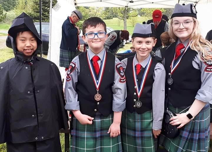 KTownPipeBand's tweet photo. Been a little absent on here since Xmas! Just a reminder to everyone, FREE lessons re-commenced on Sunday and will continue forward on this Sunday the 19th at 5:30! Come on out if you're interested in learning pipes or drums! 
#kingstonpolicepipeband #allages #pipeband #fun https://t.co/Ju8ztaHMGh