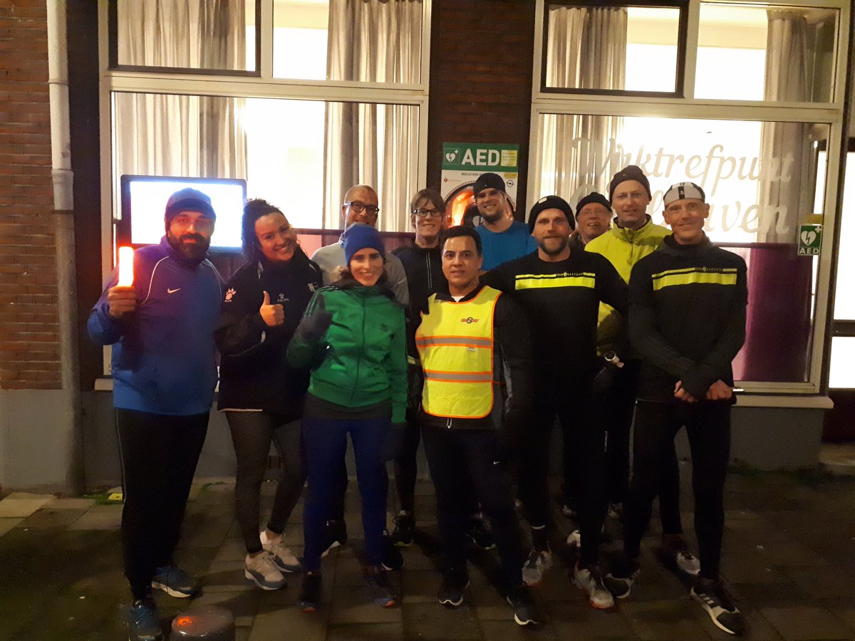 WijkDelfshaven's tweet photo. Mooie opkomst voor de 1e keer lopen met wijkagent in #Coolhaveneiland #Delfshaven tot over twee weken... #loopmee #politie #rotterdam #wijktrefpunt https://t.co/wGNnofaED0