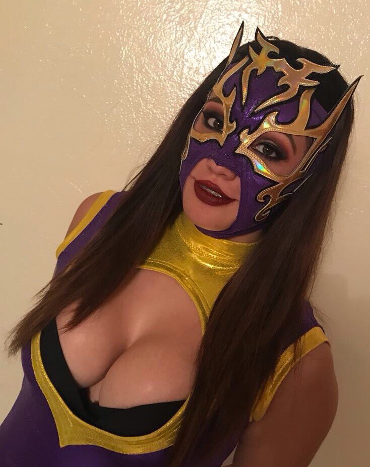 DivasBoobies's tweet photo. Nice "Luchas"!!! @LaHiedraAAA showing off her cleavage! 

ADMIN: @davidjonn 

https://t.co/zlR7fLZcyP https://t.co/tE9k3ilkYm