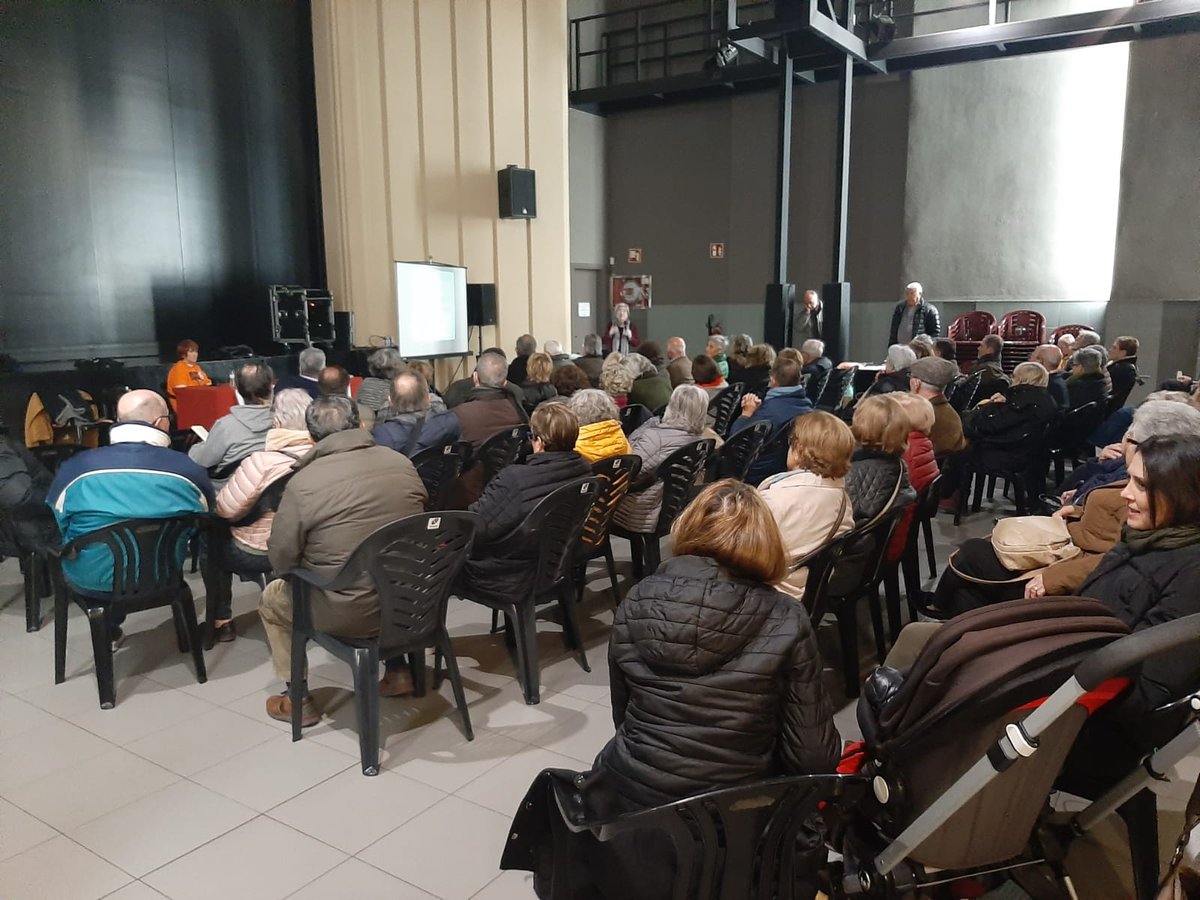 catalunya_marea's tweet photo. #GobierneQuienGobierneLasPensionesSeDefienden porqué lo más insostenible es el reparto de la riqueza... A Girona, hoy https://t.co/fxFzBDujYx