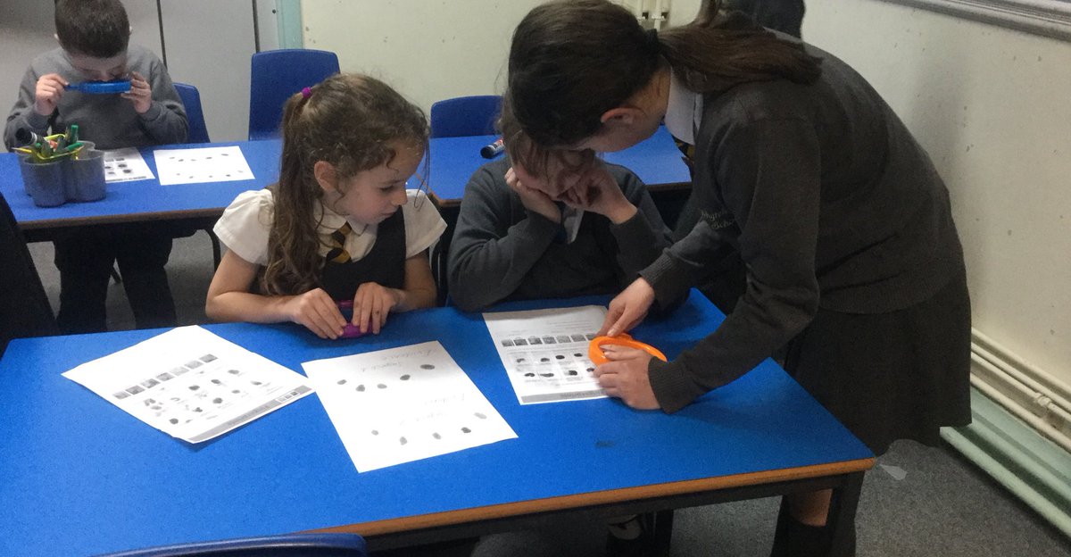 Whyte_sch_sci's tweet photo. Science club investigating a crime! https://t.co/QaiOUiC8Tb