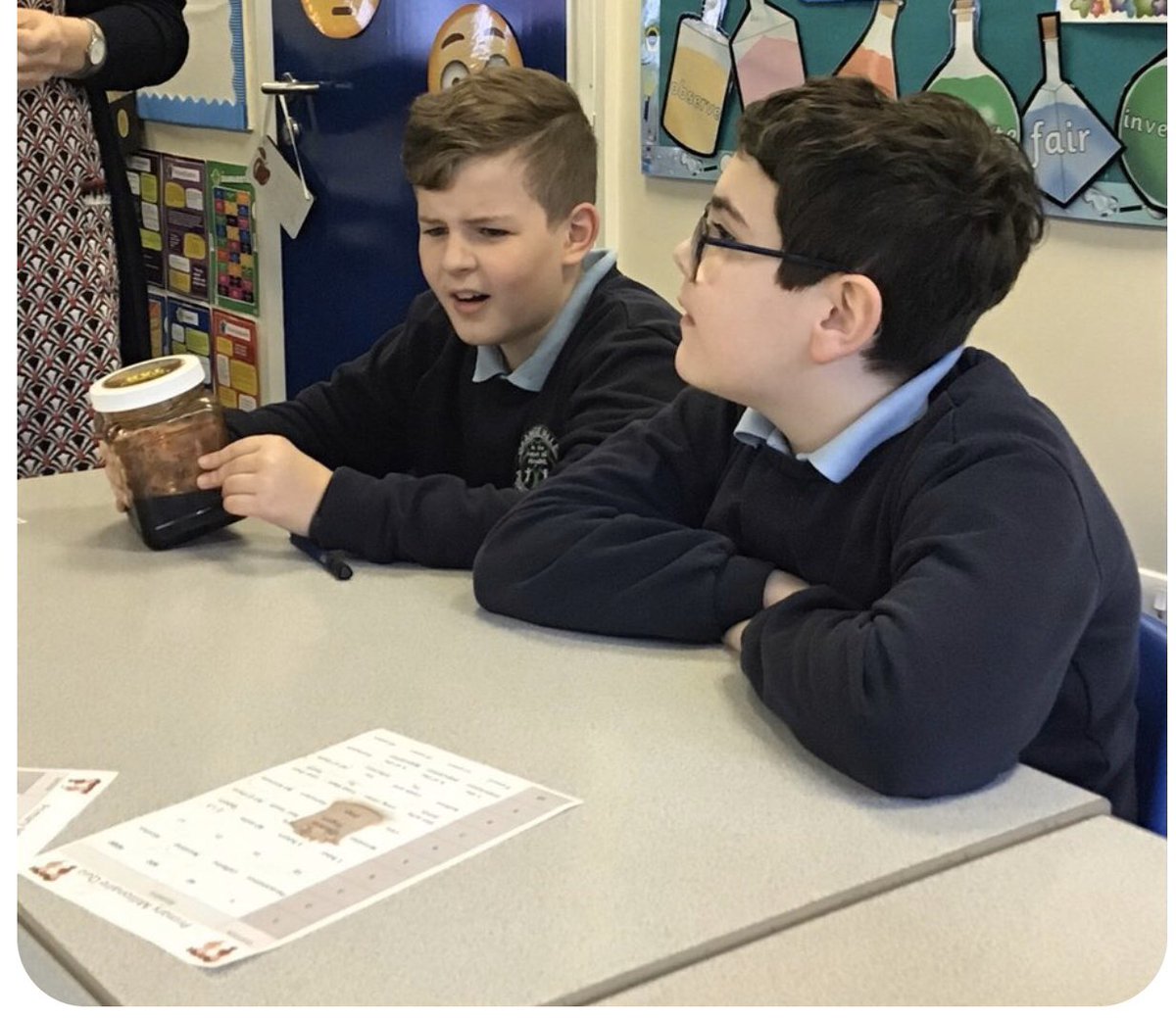 GrangeValley1's tweet photo. The Smoke Free Team worked with our Year 6 children today to discuss the dangers of smoking and the affect this can have on our bodies. @HealthySTH @HaydockScience @sthelenscouncil https://t.co/pF0sFr1lbP