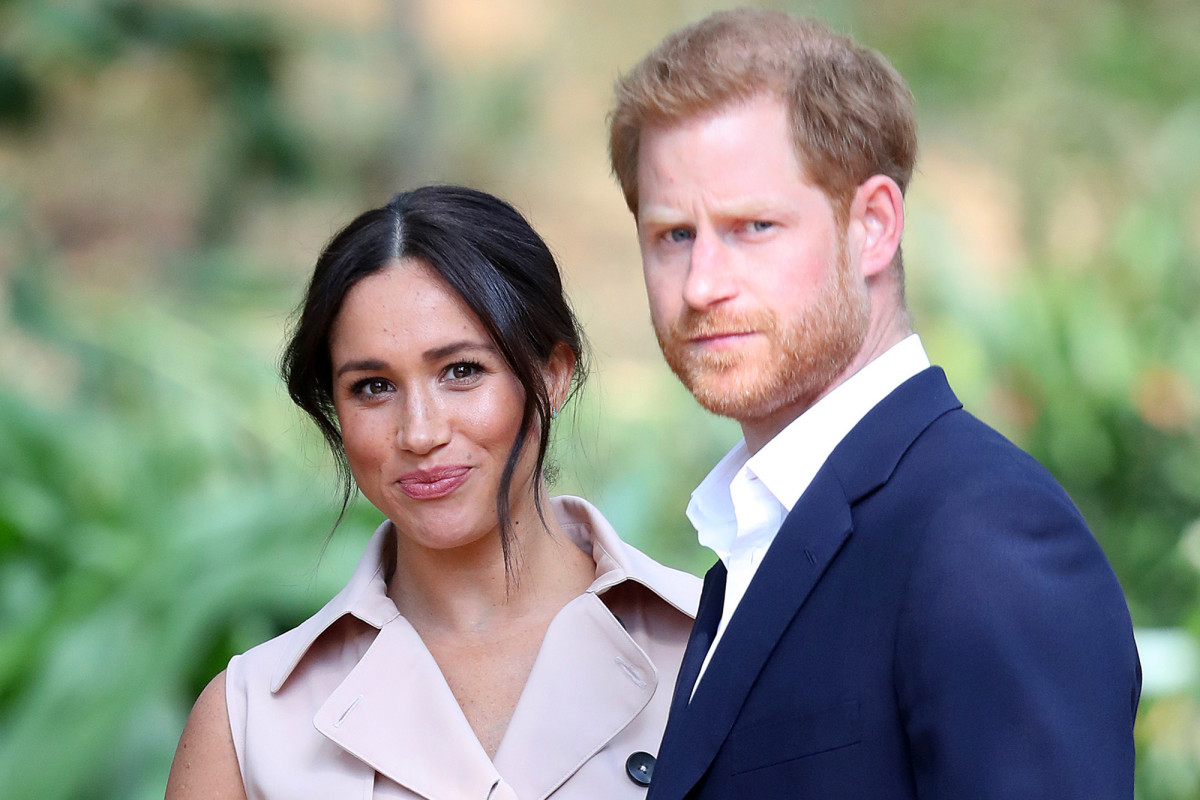 PageSix's tweet image. Prince Harry reportedly ‘cut off’ several longtime friends before Archie’s birth trib.al/2CkirSB