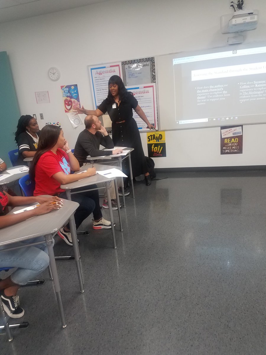 traciking07's tweet photo. @MadisonEla @teejayewebb @ButterisJackee @marisa_hartling Madison HS ELA - PLC in Full Effect!  Working on Grammar in Context with TDS Dr. T. Webb! https://t.co/gTJfReSRZy