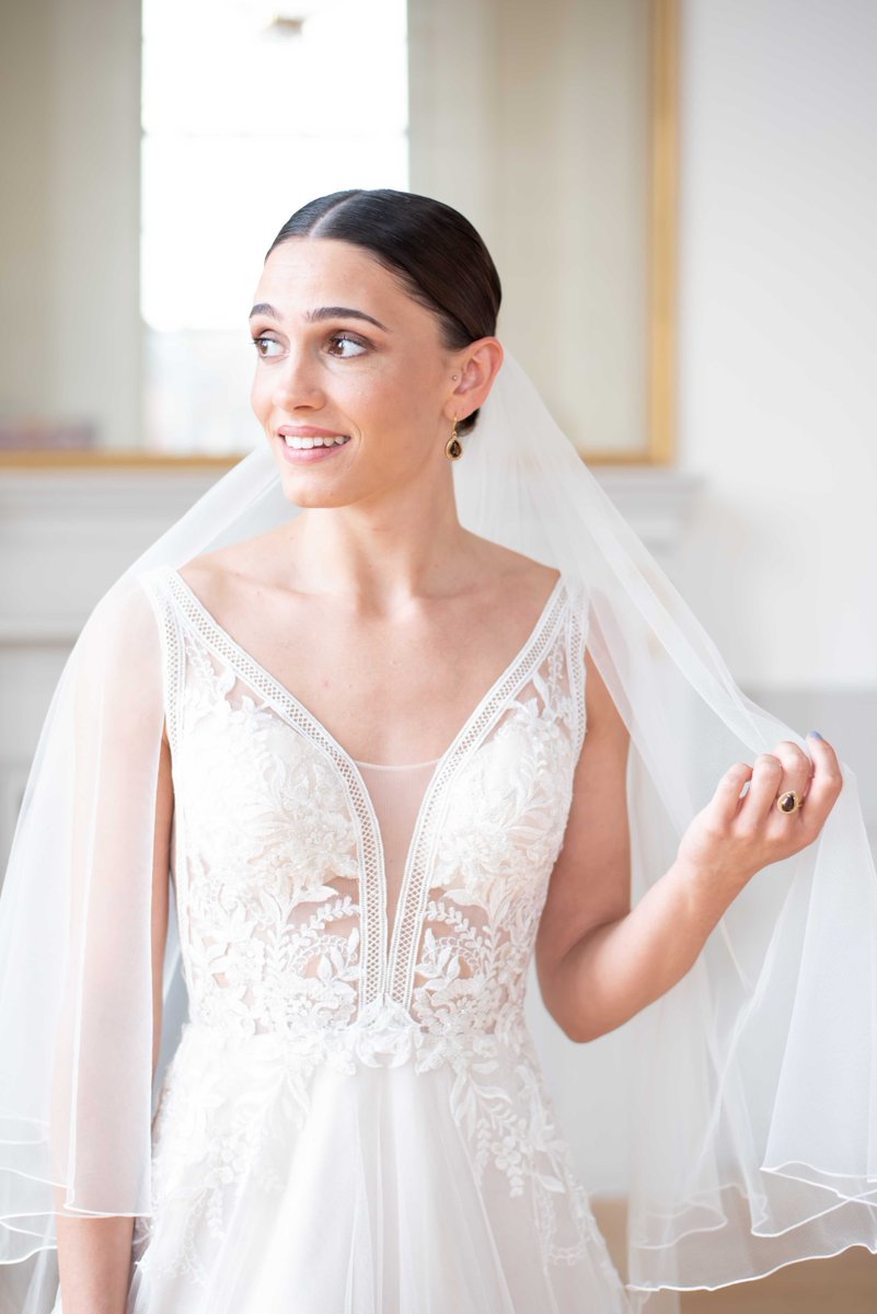 @whataliceworebridal has shared her top five tips on how you can have that 'moment' when shopping for your wedding dress

amilouisaphotography.com/post/get-that-…

#weddingdressshopping #toptips #howtobuyaweddingdress  #weddinginspo #weddinghour #bridehour #weddingtips #bridetobe