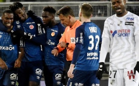 MySportNews3's tweet image. #Ligue1 #ASCSD
Amiens et Reims partagent l'enjeu 1-1 et dorénavant, les champenois sont 9ème et les picarde sont 18ème à 2 points de Metz, 17ème.