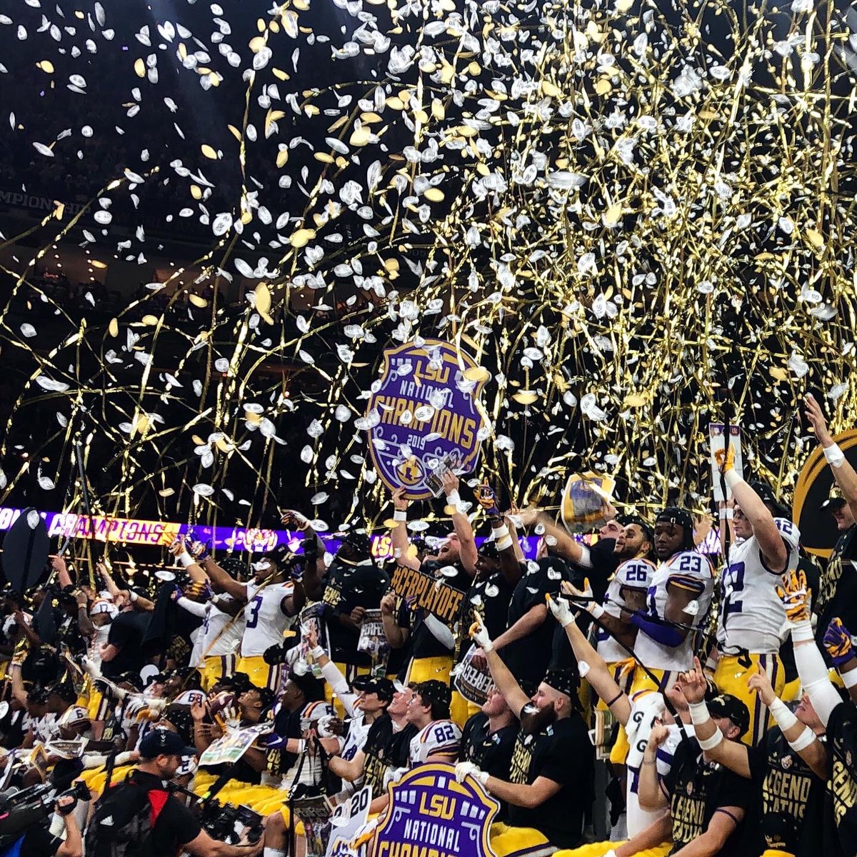 LSUGlobal's tweet photo. Proud and excited to begin the spring semester as NATIONAL CHAMPIONS. #LegendStatus #GeauxTigers #LSU 💜💛 https://t.co/tL19HquFIM