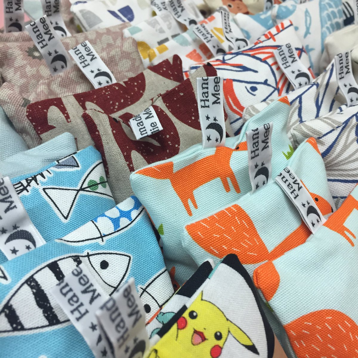 meeliemoon's tweet photo. #handmadehour here are just a few of our lovely wheat filled hand warmers! Great for warming your pockets and keeping your hands toasty great for the school run, dogwalk, football , earache! https://t.co/XQAXGKsTsX #handwarmers #coldhands #raynaulds #winter https://t.co/pQrSNJdLKG
