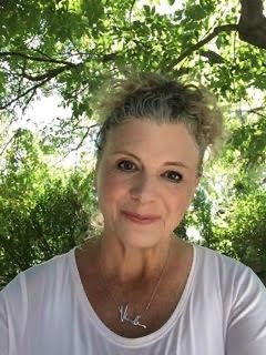 uk_iaim's tweet photo. Vimala McClure is credited with bringing the ancient art of Infant Massage to the West. She is the founder of the nonprofit International Association of Infant Massage, with chapters in over thirty countries and thousands of instructors worldwide.
#iaim
#iaimuk
#nurturingtouch https://t.co/0kSnC4liq0