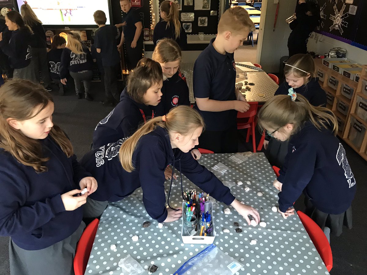 STAClassY6's tweet photo. As part of our learning on Evolution and the ideas of scientists like Darwin, we spent some time this afternoon looking at fossils and exploring lots of the information books we have access to. https://t.co/GjIni0vm5A