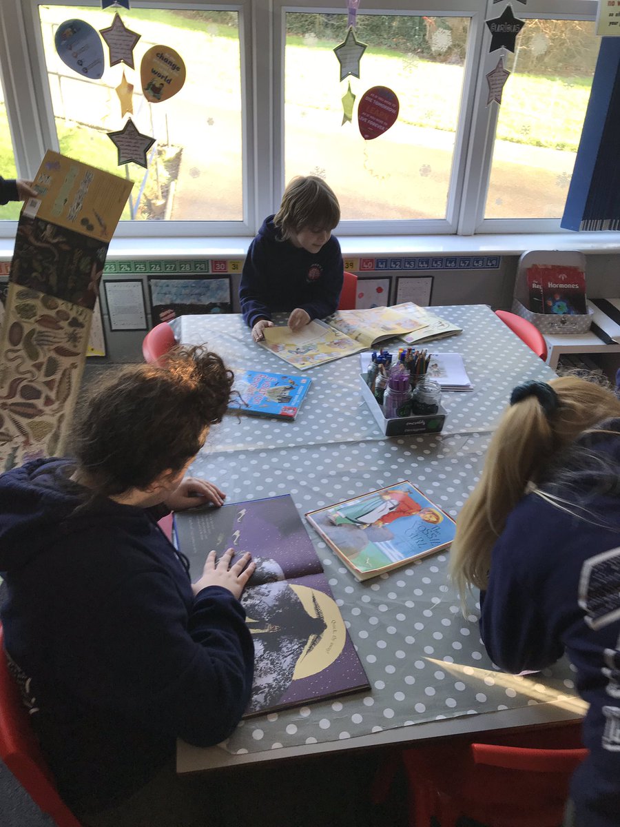 STAClassY6's tweet photo. As part of our learning on Evolution and the ideas of scientists like Darwin, we spent some time this afternoon looking at fossils and exploring lots of the information books we have access to. https://t.co/GjIni0vm5A