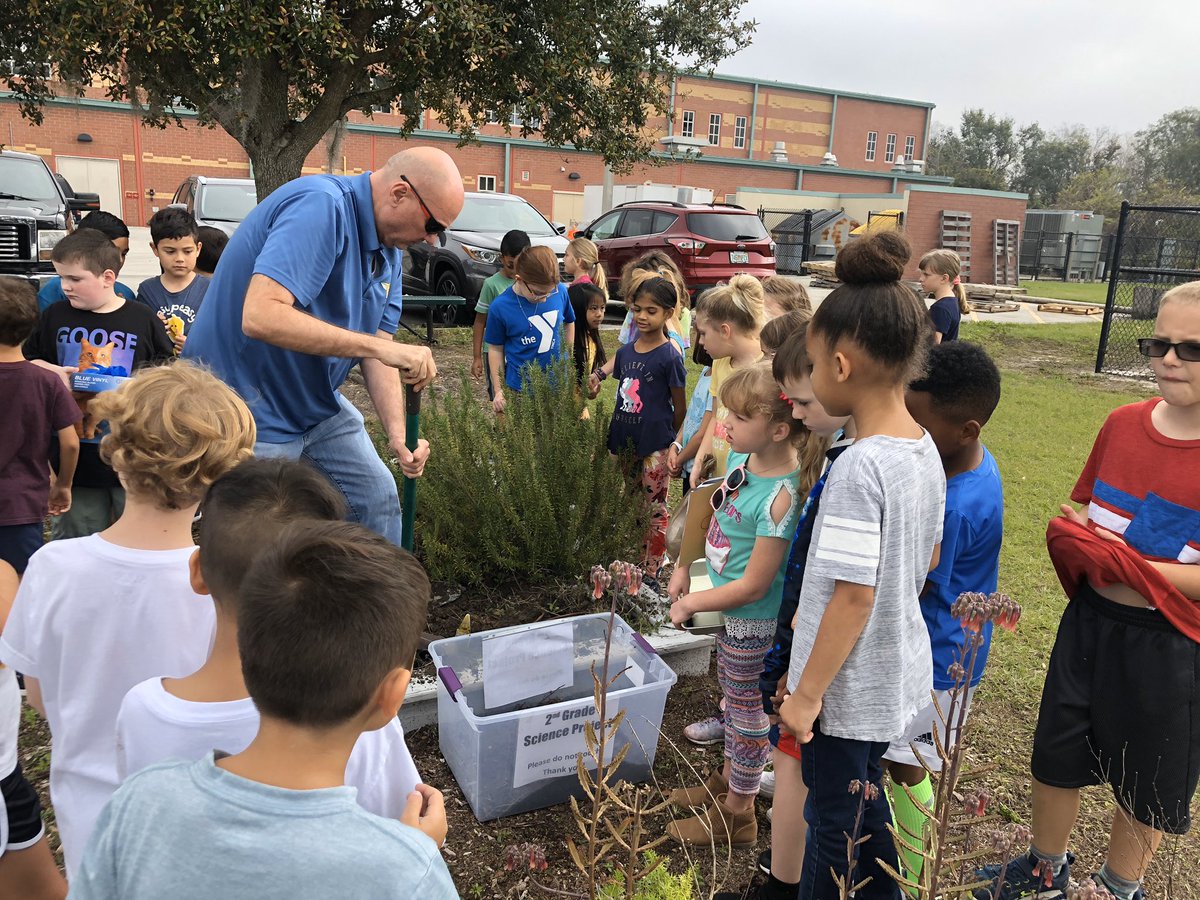 WhisperingOakEl's tweet image. Mr. Nowik and Ms. Ibarra’s class made a compost bin as part of the Science unit on soil! @OCPSGreen @West_OCPS @OCPSnews #ocpsScience