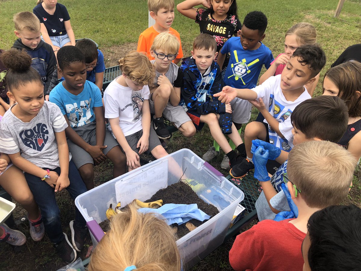 WhisperingOakEl's tweet image. Mr. Nowik and Ms. Ibarra’s class made a compost bin as part of the Science unit on soil! @OCPSGreen @West_OCPS @OCPSnews #ocpsScience