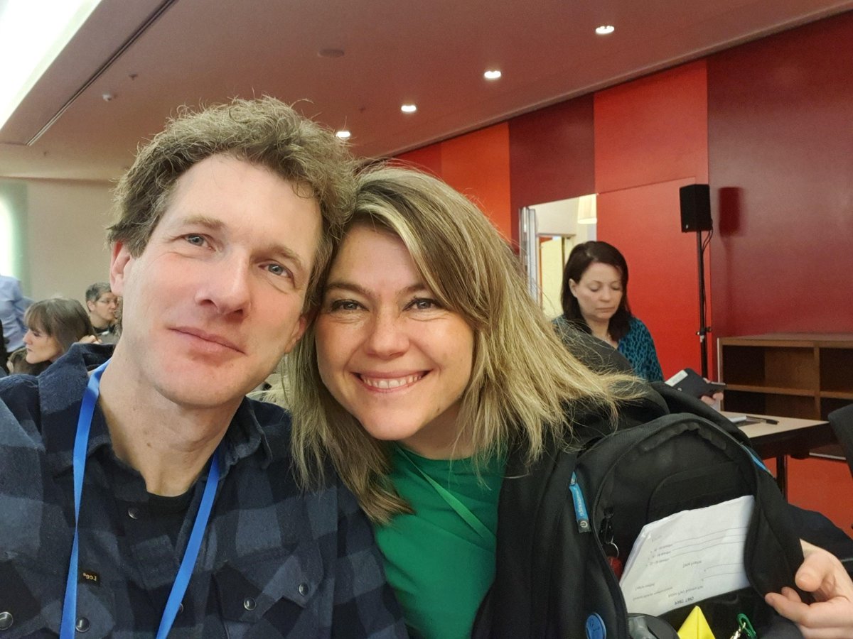 frank_wezel's tweet photo. At #WednesdayWisdom I am learning a lot about online marketing from @paulomahony at #rethinkandgrowrich Really amazing how he is politely showing us how little we know about this subject. A must go for all #OnlineMarketing #onlinemarketeers https://t.co/9TAqvXYzFm