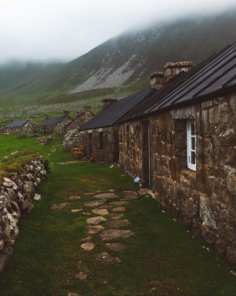 hiddenscotland_'s tweet photo. Known as the island on the edge of the world, St Kilda is the remotest part of the British Isles.

Though St Kilda had inhabited for more than 2,000 years, it's been abandoned since 1930.

For the full series on St Kilda visit https://t.co/vIs3mKHByS

📸 https://t.co/N9TAmBZ2lW https://t.co/svNwTQyBTn