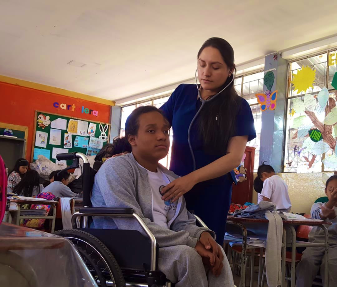 Salud_Napo's tweet photo. #Cayambe | Centro de Salud Santa Rosa de Cuzubamba, brinda atención integral y capacitación a niños, niñas y adolescente de la Unidad Educativa Ingapirca de la parroquia Cuzubamba. #SaludParaTodos https://t.co/Qz5Ox1bHgw