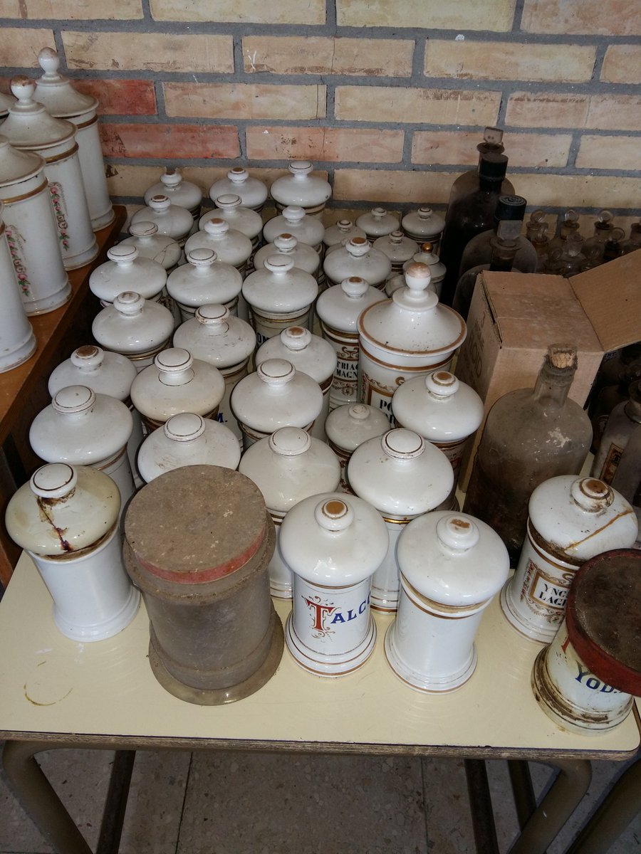 AlvarezSoaje's tweet photo. Atentos al proyecto de la #botica de #Beariz (Ourense). Local acondicionado, a la espera de incorporar todo el material. Será un referente para la historia de la #farmacia. @Benderapotheker @TOMAS_BEARIZ @Farmaceuticos_  @cienciaespanola @RomanLalin https://t.co/wjVLsMGNsz