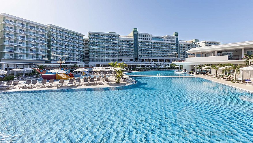 Save up to $920 per couple on the Melia Internacional, Varadero, Cuba. ENDS Jan 15. Select gateways. Conditions apply.
bit.ly/2TqIcS7
#cubavacation #resort #allinclusive #vacay #travel  #TravelDeals #CheapTravel #lastminutevacation  #traveltoCuba