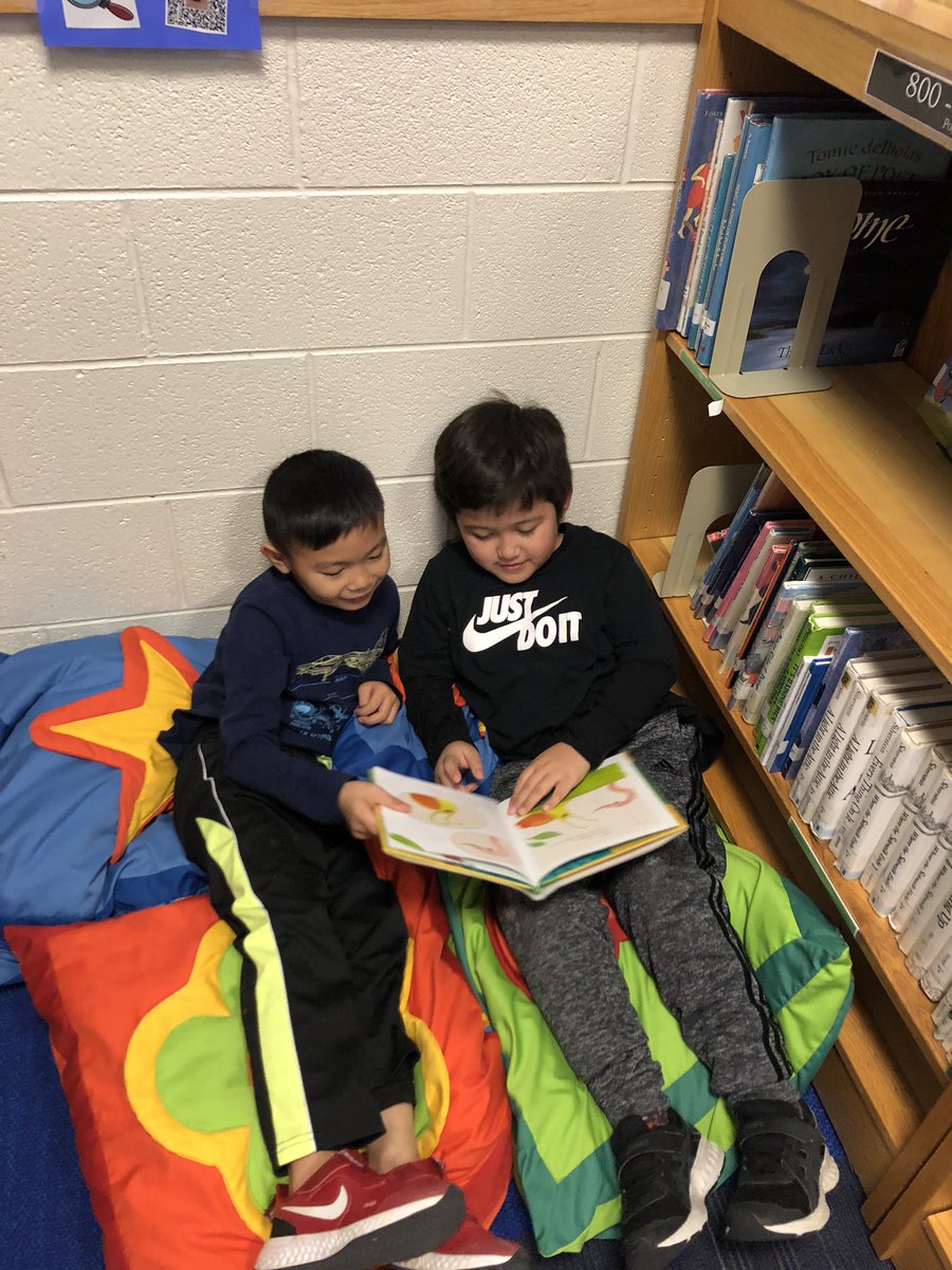 volibrary's tweet photo. 1st graders @NoviVillageOaks are reading with a partner and voting on the computer to decide which book should win the Geisel Medal in our #MockGeisel this year! @wearealsc #tlelem #MISchoolLibrary #VOHeart https://t.co/3redAM9ZzJ