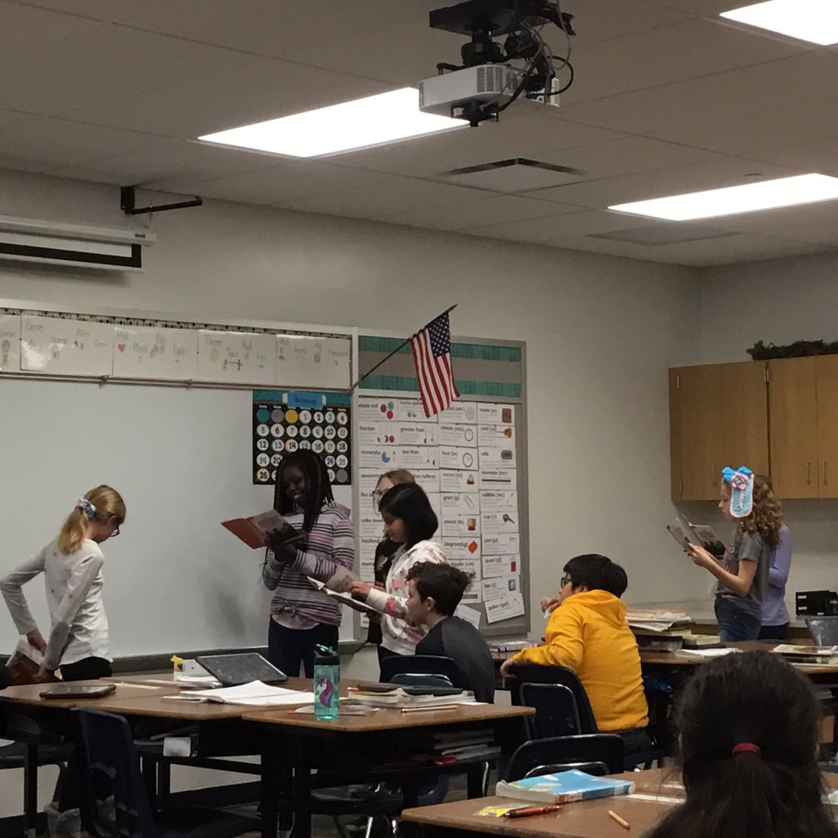 MrsLogansmsd's tweet photo. What a fun way to learn about dramas and practice public speaking! #fortheloveof5th @BrookridgeSMSD https://t.co/0LQJy3bdRA